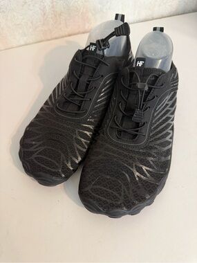 HF Men’s Black Athletic Hiking Shoes - Toggle Closure Lightweight Grip Sneakers